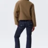 Kurze, kastenförmige Jacke mit Reißverschluss – Weichbraun Kurze, kastenförmige Jacke mit Reißverschluss – Weichbraun