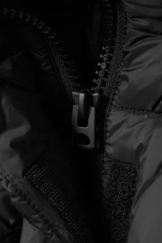 Kurze Oversize-Daunenjacke – Schwarz