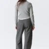 Kurze Strickjacke mit V-Ausschnitt – Grau meliert