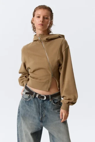Kurzer, asymmetrischer Kapuzenpullover mit Reißverschluss – gewaschenes Dunkelbeige