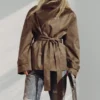 Kurzer, übergroßer Trenchcoat mit Trichterkragen – Staubgrau Kurzer, übergroßer Trenchcoat mit Trichterkragen – Staubgrau