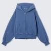 Kurzer, kastenförmiger Kapuzenpullover mit Reißverschluss – gewaschenes Blau Kurzer, kastenförmiger Kapuzenpullover mit Reißverschluss – gewaschenes Blau