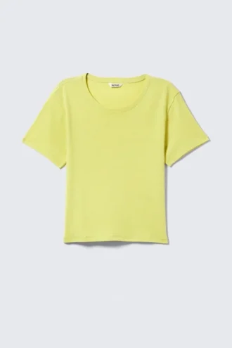 Kurzes bedrucktes T-Shirt aus gerippter Baumwolle – Hellgelb