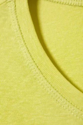 Kurzes bedrucktes T-Shirt aus gerippter Baumwolle – Hellgelb