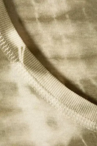 Kurzes bedrucktes T-Shirt aus gerippter Baumwolle – Khaki-Grün, Tie-Dye