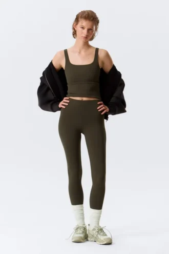 Kurzes Sport-Top – Dunkelbraun