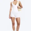 Kurzes Sport-Top mit tiefem Ausschnitt – Weiß Kurzes Sport-Top mit tiefem Ausschnitt – Weiß