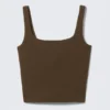 Kurzes Sporttop – Dunkelbraun Kurzes Sporttop – Dunkelbraun