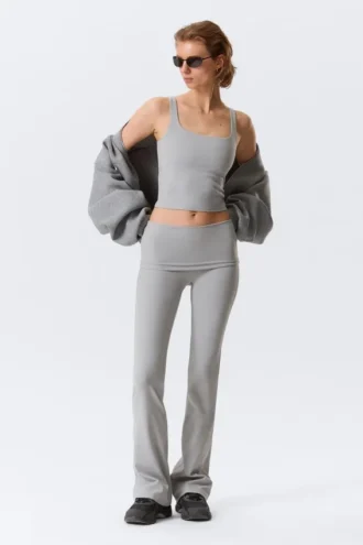 Kurzes Sporttop – Hellstaubgrau