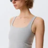 Kurzes Sporttop – Hellstaubgrau Kurzes Sporttop – Hellstaubgrau