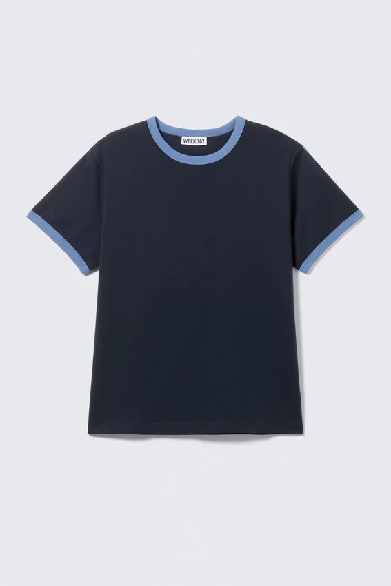 Kurzärmeliges Baumwoll-T-Shirt mit Kontrastbesatz – Dunkelblau – Hellblauer Rand Kurzärmeliges Baumwoll-T-Shirt mit Kontrastbesatz – Dunkelblau – Hellblauer Rand