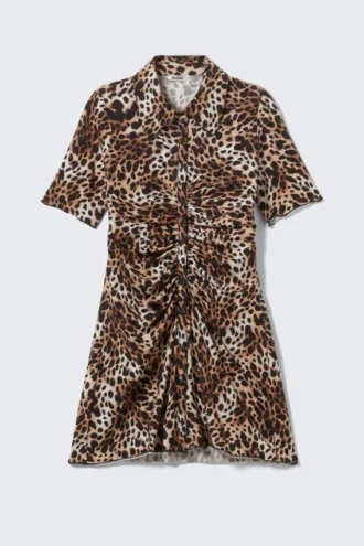Kurzärmeliges Mini-Hemd-Kleid – Leopardenmuster