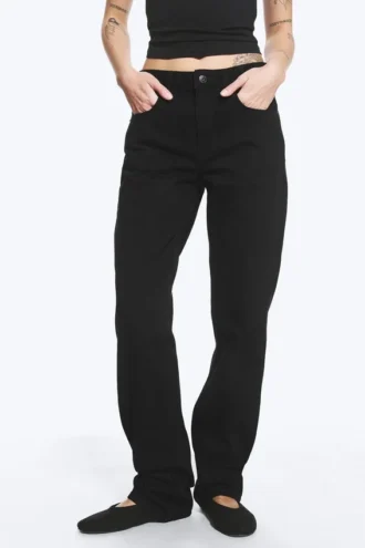 Laika Mid Rise Regular Straight Jeans – Black Rinse – Schwarz