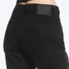 Laika Mid Rise Regular Straight Jeans – Black Rinse – Schwarz
