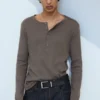 Langarm-Henley-T-Shirt – Dark Mole Langarm-Henley-T-Shirt – Dark Mole