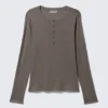 Langarm-Henley-T-Shirt – Dark Mole Langarm-Henley-T-Shirt – Dark Mole
