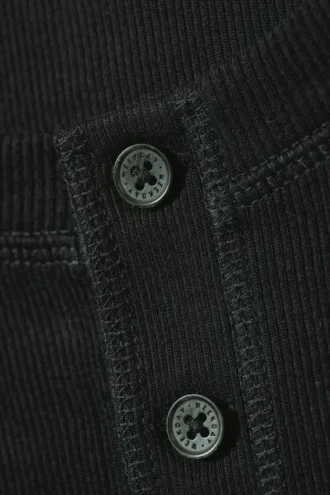 Langarm-Henley-T-Shirt – Dunkelgrün