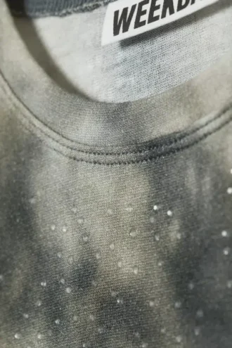 Langarmhemd mit Strasssteinen – Print und Strass