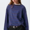 Langarmshirt aus Baumwolle – Blau- und burgunderrote Streifen