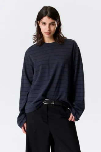 Langarmshirt aus Baumwolle mit kastenförmigem Schnitt – gestreift, dunkelblau