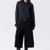 Langarmshirt aus Baumwolle mit kastenförmigem Schnitt – gestreift, dunkelblau Langarmshirt aus Baumwolle mit kastenförmigem Schnitt – gestreift, dunkelblau