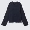 Langarmshirt aus Baumwolle mit kastenförmigem Schnitt – gestreift, dunkelblau Langarmshirt aus Baumwolle mit kastenförmigem Schnitt – gestreift, dunkelblau