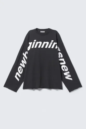 Langarmshirt mit bedrucktem Oversize-Design aus Baumwolle – Dunkelgrau – New Beginnings Langarmshirt mit bedrucktem Oversize-Design aus Baumwolle – Dunkelgrau – New Beginnings