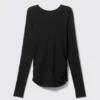 Langarmshirt mit offenem Rücken – Schwarz Langarmshirt mit offenem Rücken – Schwarz