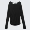 Langarmshirt mit offenem Rücken – Schwarz Langarmshirt mit offenem Rücken – Schwarz