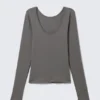 Langarmshirt mit tiefem Rückenausschnitt – Grau Langarmshirt mit tiefem Rückenausschnitt – Grau