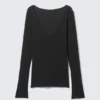 Langarmshirt mit tiefem V-Ausschnitt – Schwarz Langarmshirt mit tiefem V-Ausschnitt – Schwarz