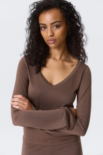 Langarmshirt mit V-Ausschnitt – Washed Mole