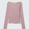 Langarmshirt mit weitem Ausschnitt – Altrosa Langarmshirt mit weitem Ausschnitt – Altrosa
