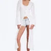 Lange, gerippte Strickjacke mit V-Ausschnitt – Weiß Lange, gerippte Strickjacke mit V-Ausschnitt – Weiß