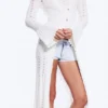 Lange, gerippte Strickjacke mit V-Ausschnitt – Weiß Lange, gerippte Strickjacke mit V-Ausschnitt – Weiß