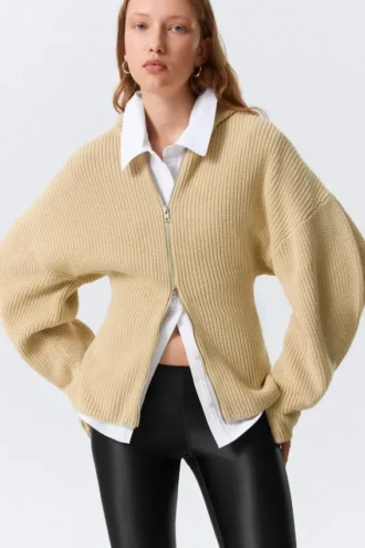 Langer Strick-Kapuzenpullover mit Reißverschluss – Beige