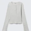 Langärmiges Henley-Shirt mit Waffelstruktur – Grau meliert Langärmiges Henley-Shirt mit Waffelstruktur – Grau meliert