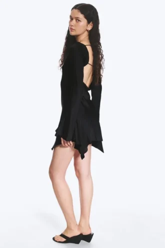 Langärmliges, asymmetrisches Satin-Mini-Kleid – Schwarz