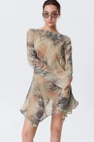 Langärmliges, asymmetrisches Satin-Minikleid – Beige – Schlangenhautmuster