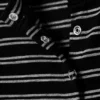 Langärmliges Minikleid mit Druckknöpfen – schwarz gestreift Langärmliges Minikleid mit Druckknöpfen – schwarz gestreift