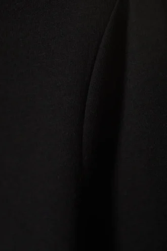 Langärmliges Minikleid – Schwarz Langärmliges Minikleid – Schwarz