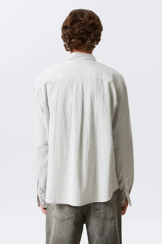Locker geschnittenes Button-Down-Hemd – grau kariert Locker geschnittenes Button-Down-Hemd – grau kariert