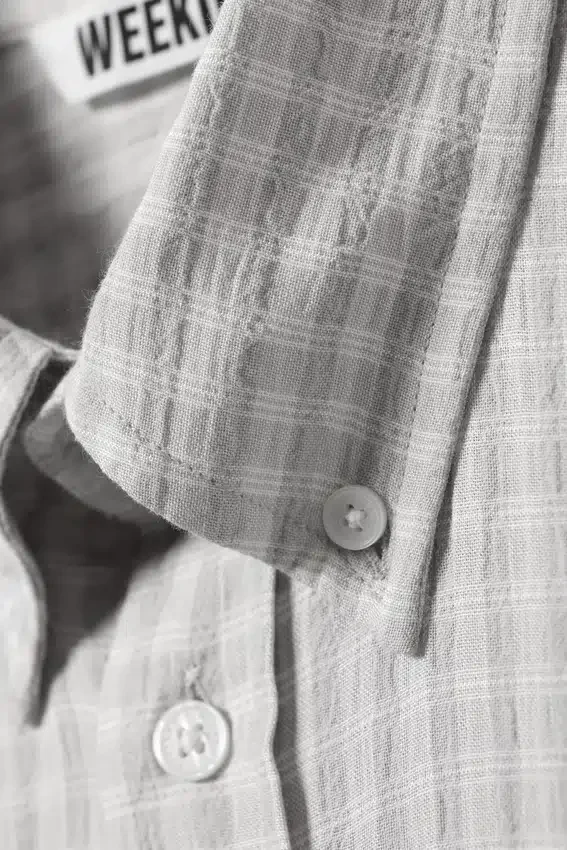 Locker geschnittenes Button-Down-Hemd – grau kariert Locker geschnittenes Button-Down-Hemd – grau kariert