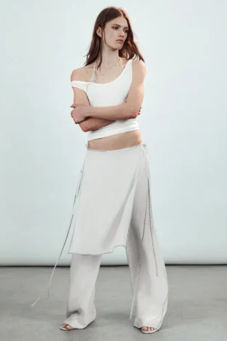 Locker sitzende Hose mit Nieten und mittlerer Leibhöhe – Off-White