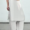 Locker sitzende Hose mit Nieten und mittlerer Leibhöhe – Off-White Locker sitzende Hose mit Nieten und mittlerer Leibhöhe – Off-White