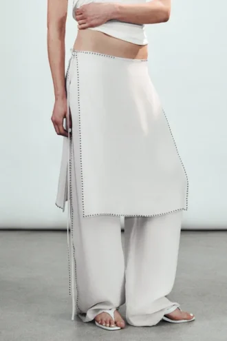 Locker sitzende Hose mit Nieten und mittlerer Leibhöhe – Off-White