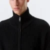 Locker sitzende Strickjacke mit hohem Kragen und Reißverschluss – Schwarz Locker sitzende Strickjacke mit hohem Kragen und Reißverschluss – Schwarz