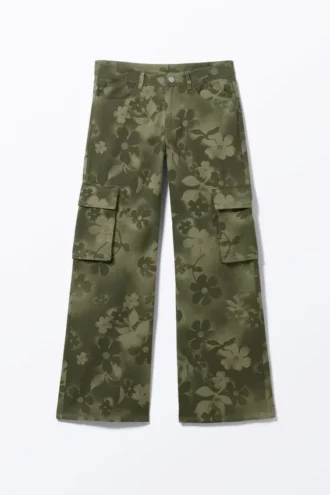 Locker sitzende Twill-Cargo-Hose mit niedriger Taille – Khakigrün – Sprühblumen