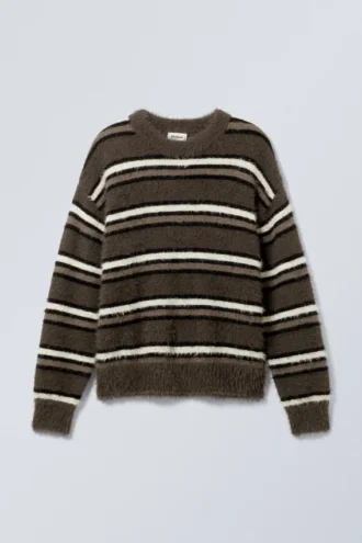 Locker sitzender, gestreifter, flauschiger Strickpullover – braune Streifen