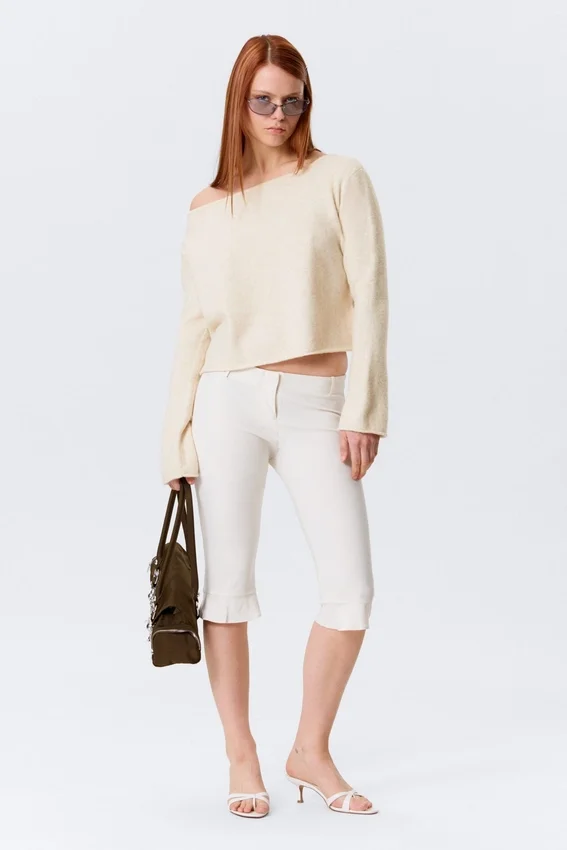 Locker sitzender Pullover mit gerolltem Saum – Hellweiß Locker sitzender Pullover mit gerolltem Saum – Hellweiß